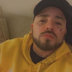 Meet your Posher, Carlos